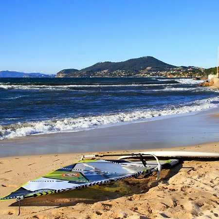 Hyeboug Pour 4 Personnes Dans Avec Piscine Situe Sur Le Port D'hyeres 히에레
