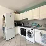 Hyeboug Pour 4 Personnes Dans Avec Piscine Situe Sur Le Port D'hyeres Apartament *
